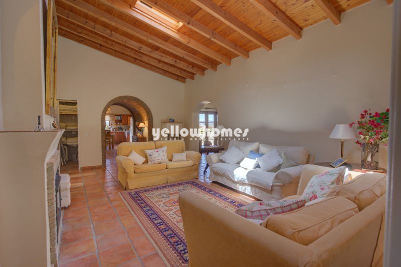 Beautiful Quinta style property with guest annex near Vilamoura 